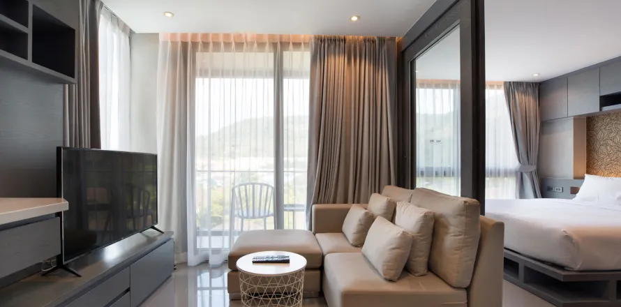 Studio in the Condo in Kathu, Thailand № 169328