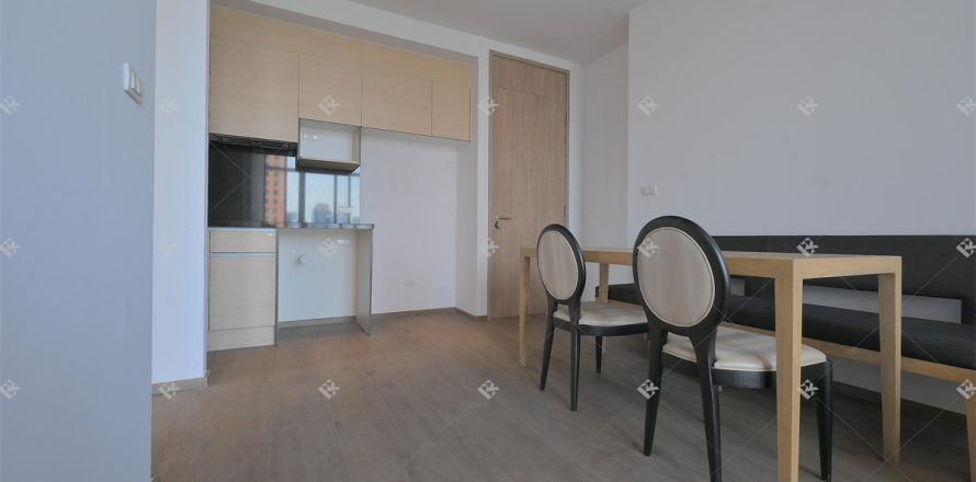 Condo in Bangkok, Thailand, 2 bedrooms  № 201933