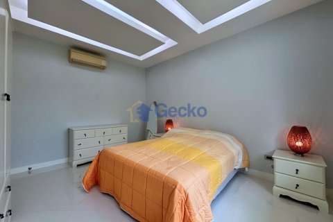 House in Pattaya, Thailand 3 bedrooms № 195862 - photo 22