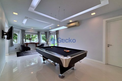 House in Pattaya, Thailand 3 bedrooms № 195862 - photo 16