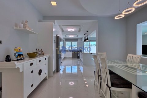 House in Pattaya, Thailand 3 bedrooms № 195862 - photo 14