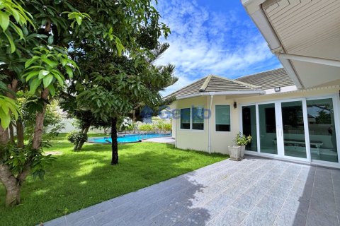 House in Pattaya, Thailand 3 bedrooms № 195862 - photo 3