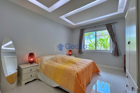 House in Pattaya, Thailand 3 bedrooms № 195862 - photo 21