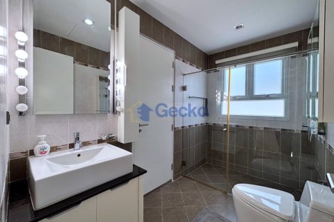 House in Pattaya, Thailand 3 bedrooms № 195862 - photo 24