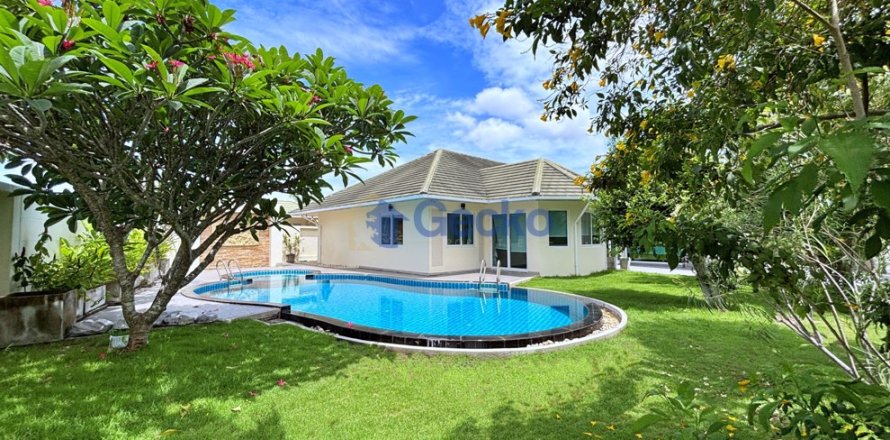House in Pattaya, Thailand 3 bedrooms № 195862