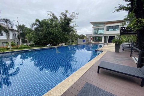 House in Pattaya, Thailand 3 bedrooms № 195865 - photo 26
