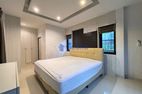 House in Pattaya, Thailand 3 bedrooms № 195865 - photo 13