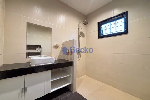 House in Pattaya, Thailand 3 bedrooms № 195865 - photo 21