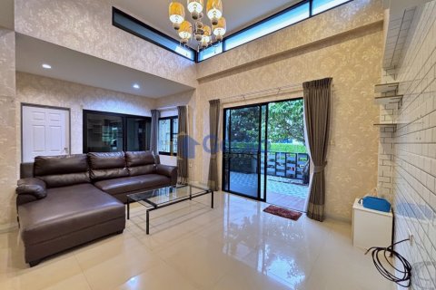 House in Pattaya, Thailand 3 bedrooms № 195865 - photo 4