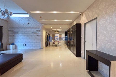 House in Pattaya, Thailand 3 bedrooms № 195865 - photo 7