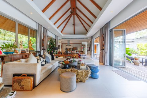 Villa in Phuket, Thailand 4 bedrooms № 157101 - photo 23