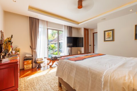 Villa in Phuket, Thailand 4 bedrooms № 157101 - photo 2