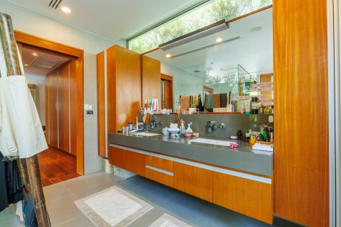 Villa in Phuket, Thailand 4 bedrooms № 157101 - photo 5