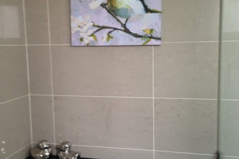 Condo in Huai Khwang, Bangkok, Thailand, 2 bedrooms № 157099 - photo 9