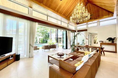 Villa in Phuket, Thailand 6 bedrooms № 163530 - photo 9