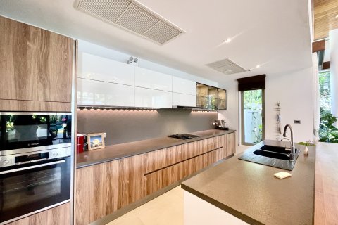 Villa in Phuket, Thailand 6 bedrooms № 163530 - photo 7