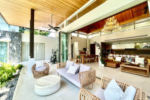 Villa in Phuket, Thailand 6 bedrooms № 163530 - photo 2