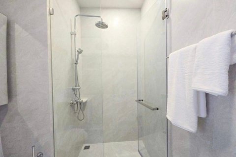 Condo in Phuket, Thailand, 2 bedrooms  № 163524 - photo 10