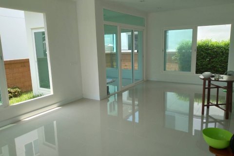 House in Samut Sakhon, Thailand 3 bedrooms № 164281 - photo 6