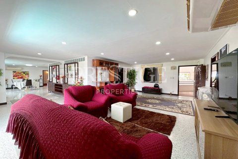 Condo in Pattaya, Thailand, 2 bedrooms  № 208953