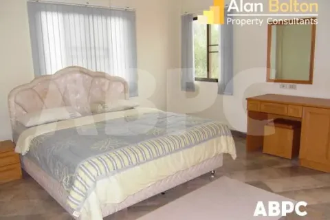 Casa de 4 dormitorios en Pattaya, Tailandia № 211476 - foto 4
