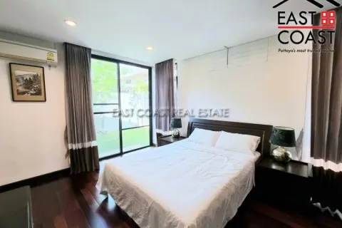 Casa de 4 dormitorios en Pattaya, Tailandia № 212609 - foto 16