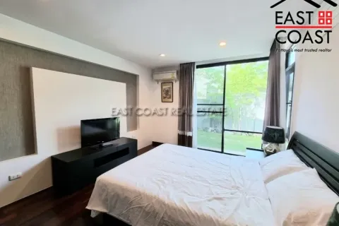 Casa de 4 dormitorios en Pattaya, Tailandia № 212609 - foto 18