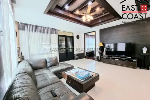 Casa de 4 dormitorios en Pattaya, Tailandia № 212609 - foto 7