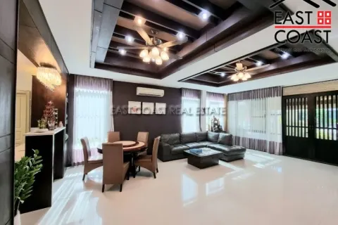 Casa de 4 dormitorios en Pattaya, Tailandia № 212609 - foto 6