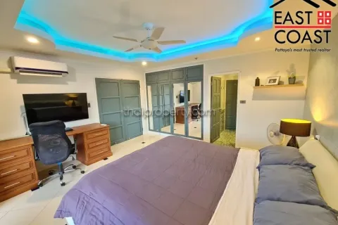 Condominio de 2 dormitorios en Jomtien Beach, Pattaya, Tailandia № 212607 - foto 12