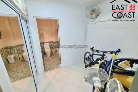 Condominio de 2 dormitorios en Jomtien Beach, Pattaya, Tailandia № 212607 - foto 16