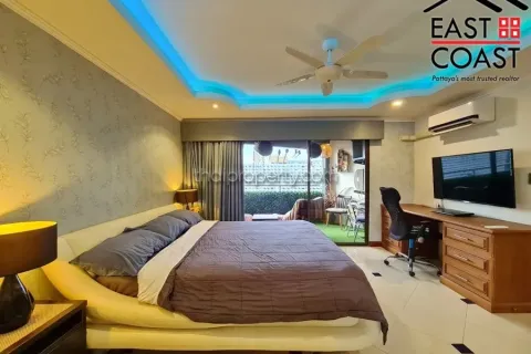 Condominio de 2 dormitorios en Jomtien Beach, Pattaya, Tailandia № 212607 - foto 11