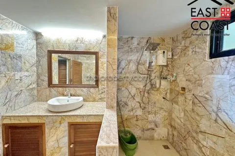 Condominio de 3 dormitorios en Jomtien Beach, Pattaya, Tailandia № 212606 - foto 14