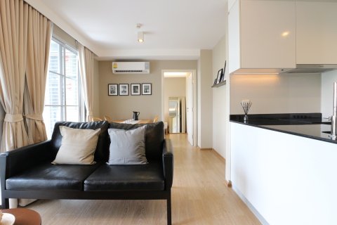 Кондоминиум с 2 спальнями в Бангкоке, Таиланд № 143068 - фото 1