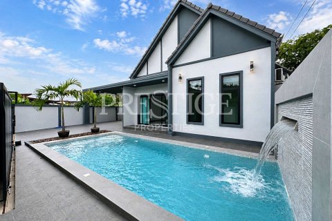 House in Pattaya, Thailand 3 bedrooms № 220687