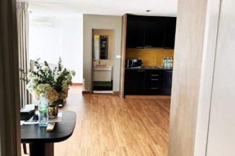 Кондоминиум с 2 спальнями в Ваттхане, Бангкок, Таиланд № 151341 - фото 6