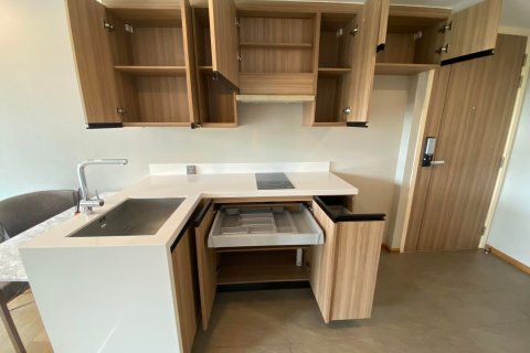 Студия в кондо в Патхум Ване, Бангкок, Таиланд № 151347 - фото 3