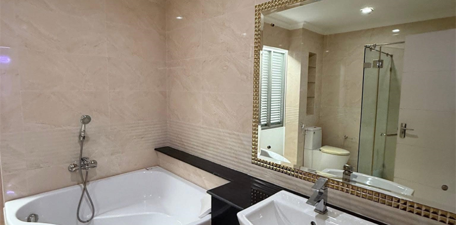 House in Bangkok, Thailand 3 bedrooms № 190412