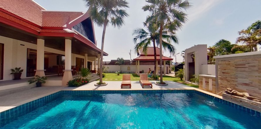 Villa in Phuket, Thailand 3 bedrooms № 141044