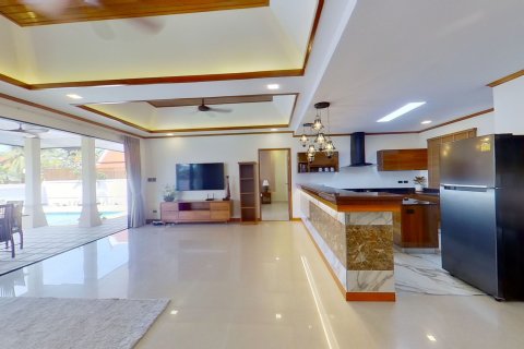 Villa in Phuket, Thailand 3 bedrooms № 141044 - photo 2