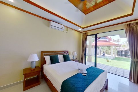 Villa in Phuket, Thailand 3 bedrooms № 141044 - photo 4