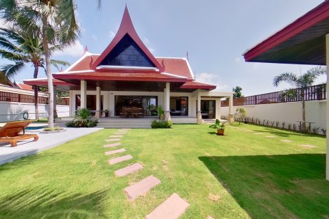 Villa in Phuket, Thailand 3 bedrooms № 141044 - photo 1