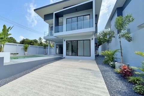 Вилла в Сураттхани, Таиланд с 3 спальнями  № 167131 - фото 2