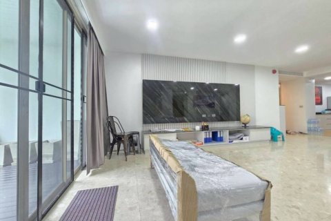 Кондоминиум с 3 спальнями в Пхракханонге, Бангкок, Таиланд № 135175 - фото 7