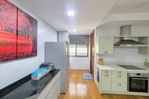 Кондоминиум с 3 спальнями в Пхракханонге, Бангкок, Таиланд № 135175 - фото 9