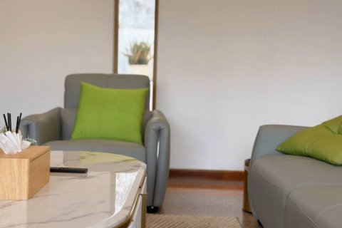 Вилла в Кароне, Таиланд с 7 спальнями  № 135177 - фото 5