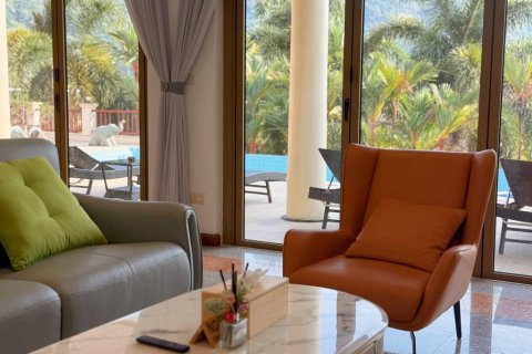 Вилла в Кароне, Таиланд с 7 спальнями  № 135177 - фото 6