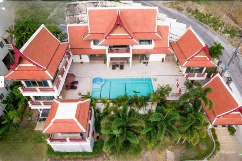 Вилла в Кароне, Таиланд с 7 спальнями  № 135177 - фото 1
