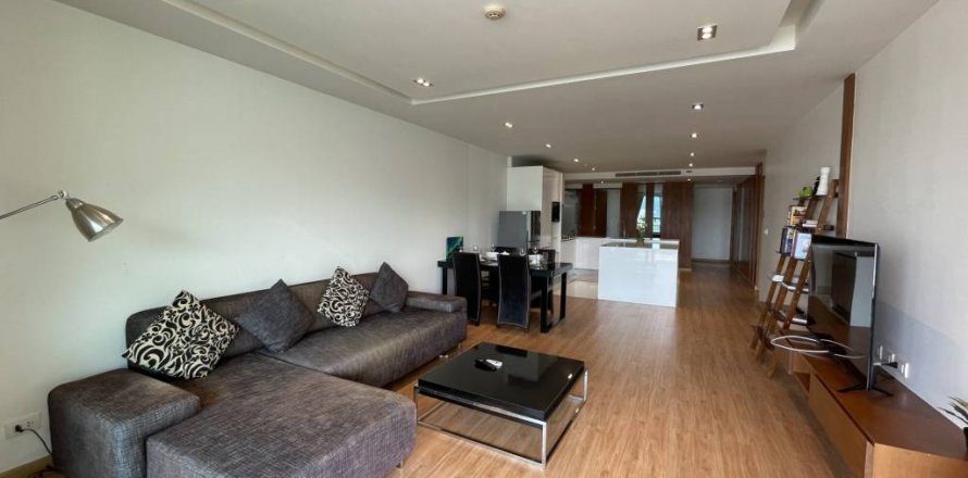 Condo in Kathu, Thailand, 2 bedrooms  № 116406