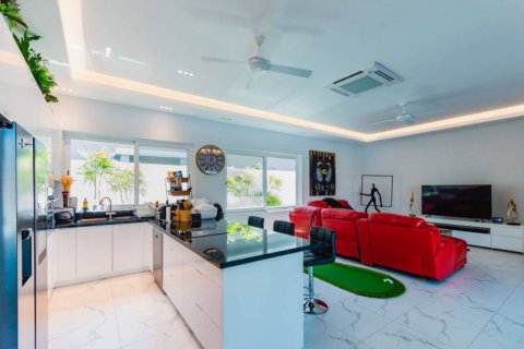 Villa in Hua Hin, Thailand 3 bedrooms № 116403 - photo 9